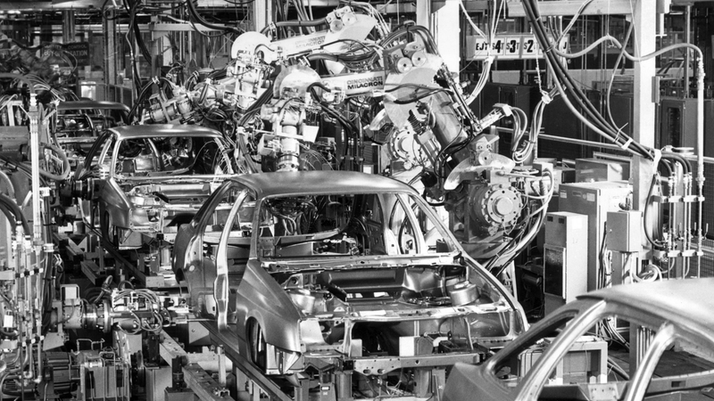 Illustration for article titled 18 Gorgeous Images of Job-Stealing Factory Robots